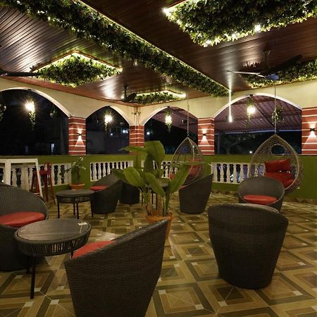 Palm Springs Beach Resort - Gorai مومباي المظهر الخارجي الصورة