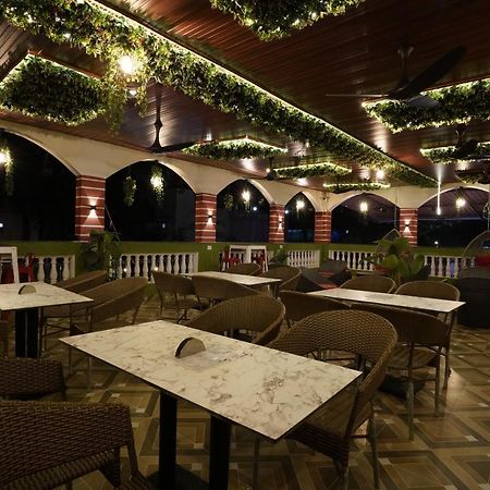 Palm Springs Beach Resort - Gorai مومباي المظهر الخارجي الصورة